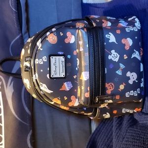 🎃🍬 NWT Disney parks Halloween Treats Loungefly